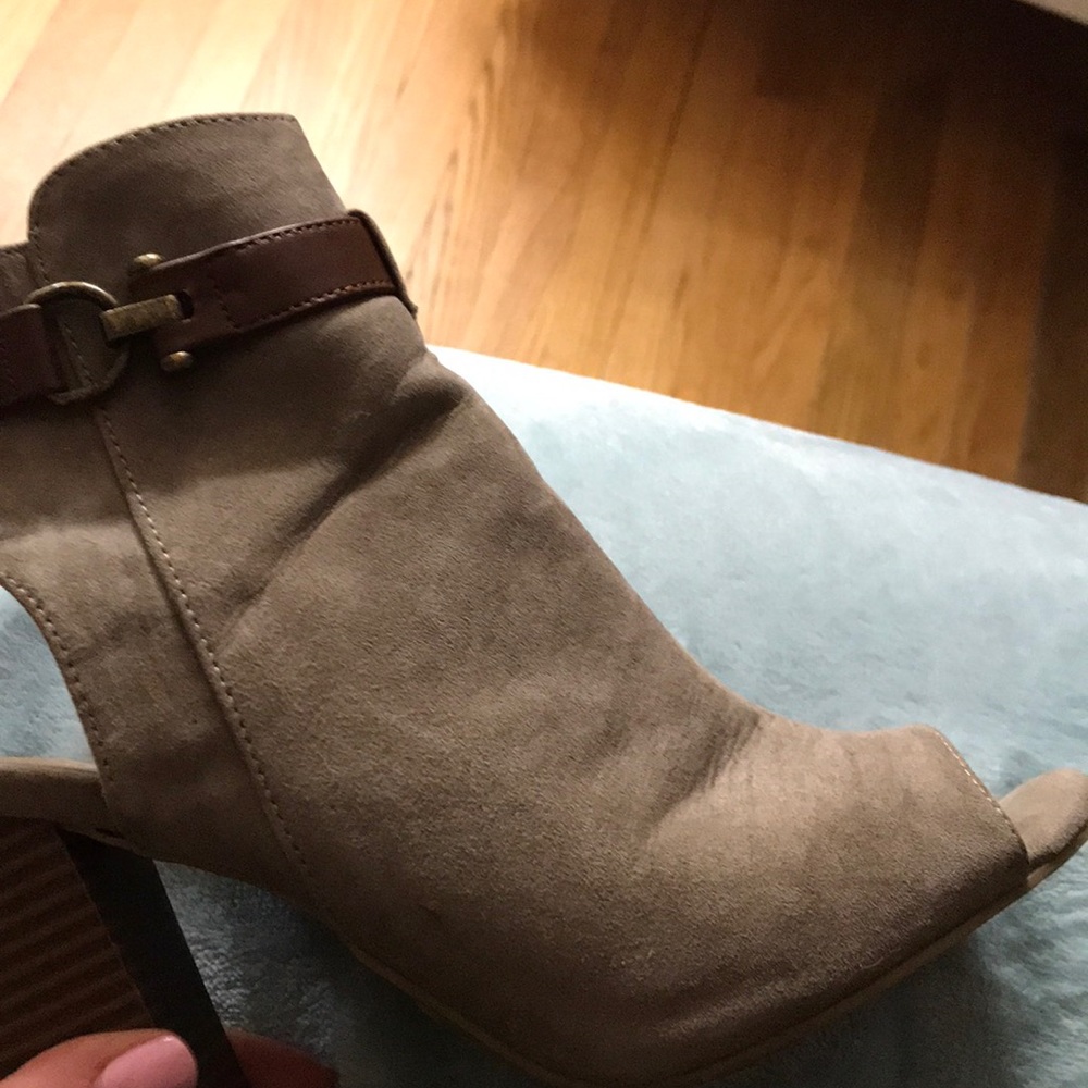 Booties - Picture 4 of 4